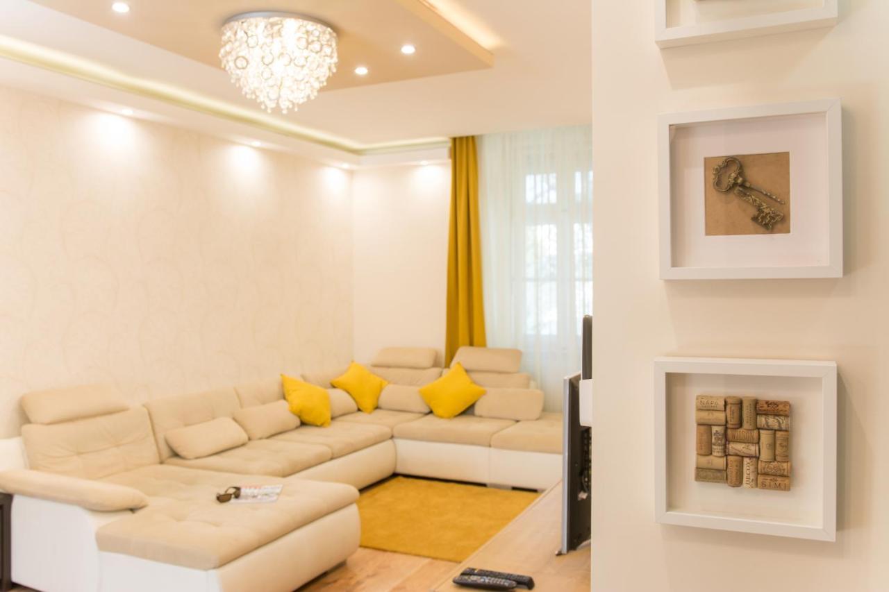 Cork Apartman Еґер Екстер'єр фото