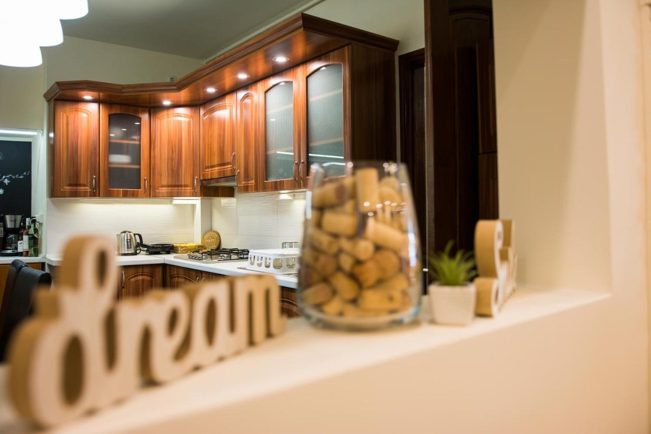 Cork Apartman Еґер Екстер'єр фото