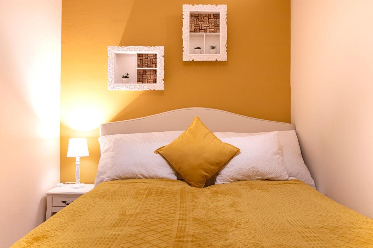 Cork Apartman Еґер Екстер'єр фото
