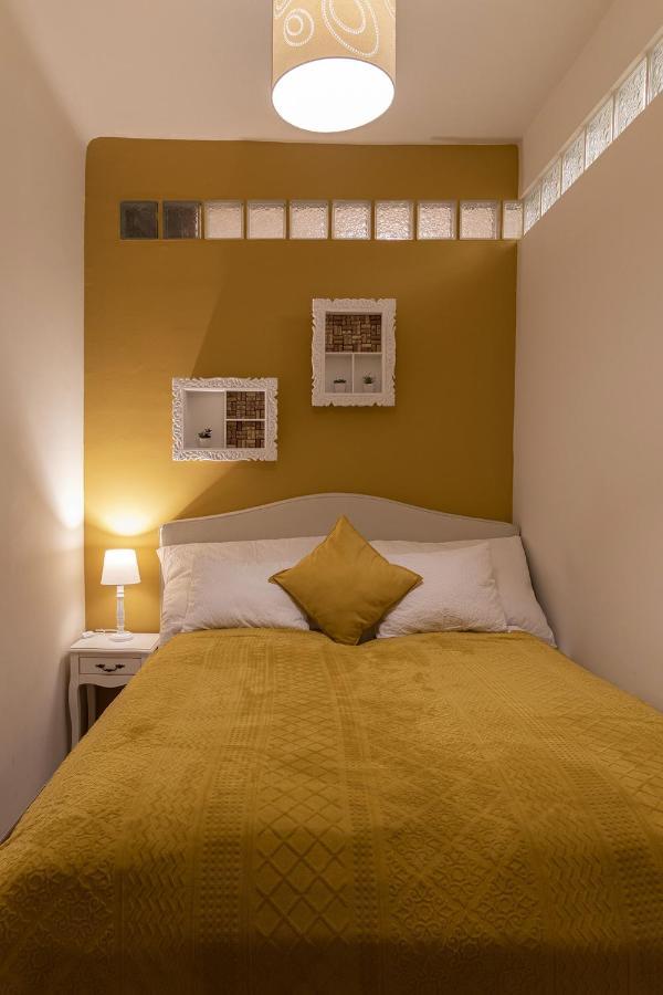 Cork Apartman Еґер Екстер'єр фото