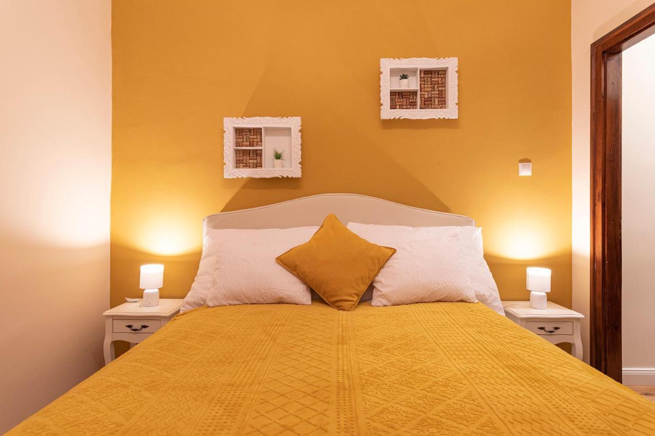 Cork Apartman Еґер Екстер'єр фото